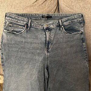 Vera Wang jean, relaxed straight leg, size 14